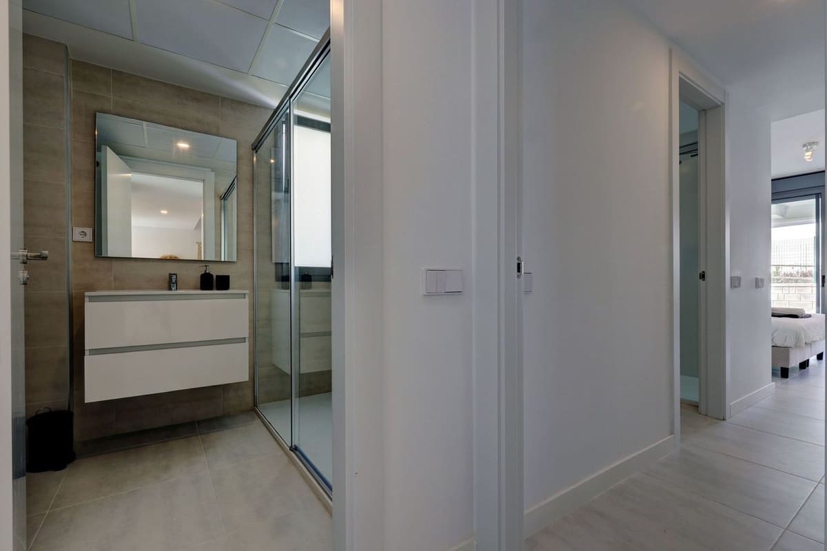 2 bedroom Apartment for sale in Estepona with pool garage - € 460,000 (Ref: 9331597)