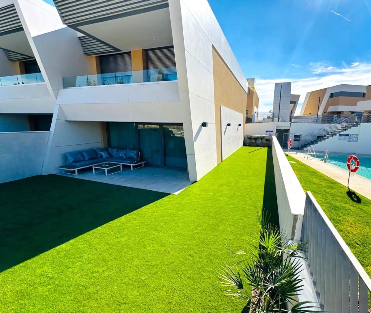 3 sypialnia Dom blizniak na sprzedaż w El Chaparral z basenem garażem - 849 000 € (Ref: 9331625)