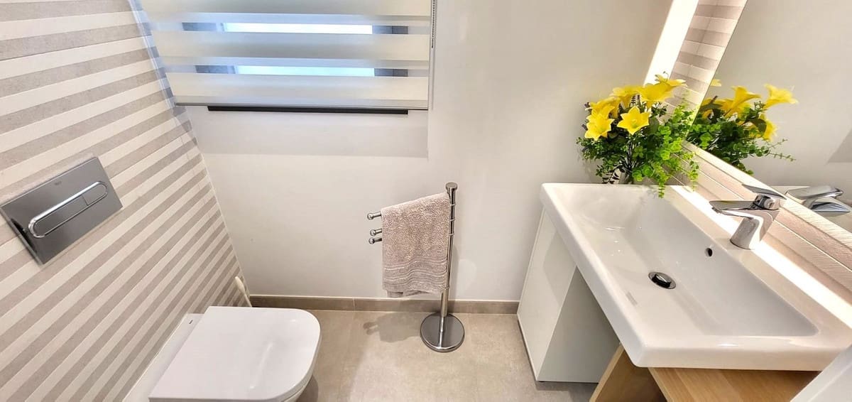 3 sypialnia Dom blizniak na sprzedaż w El Chaparral z basenem garażem - 849 000 € (Ref: 9331625)