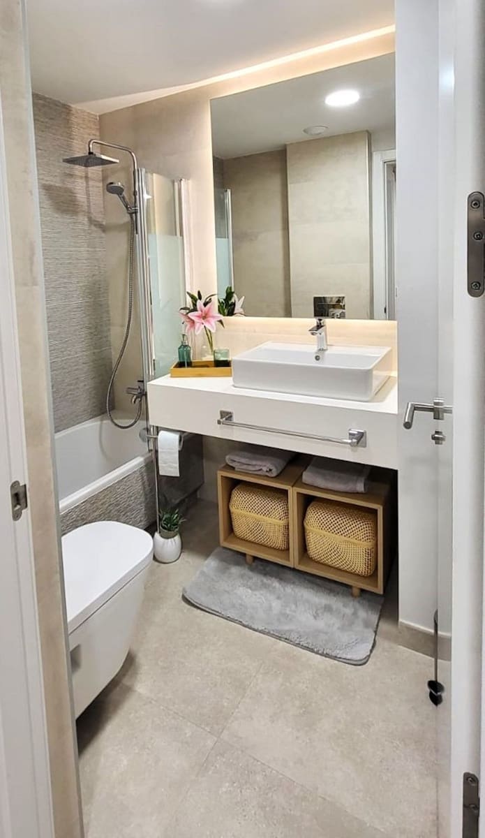 3 sypialnia Dom blizniak na sprzedaż w El Chaparral z basenem garażem - 849 000 € (Ref: 9331625)