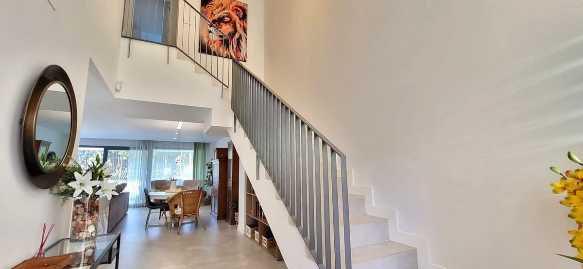 3 sypialnia Dom blizniak na sprzedaż w El Chaparral z basenem garażem - 849 000 € (Ref: 9331625)