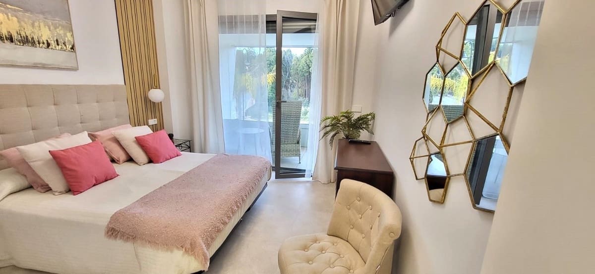 3 sypialnia Dom blizniak na sprzedaż w El Chaparral z basenem garażem - 849 000 € (Ref: 9331625)