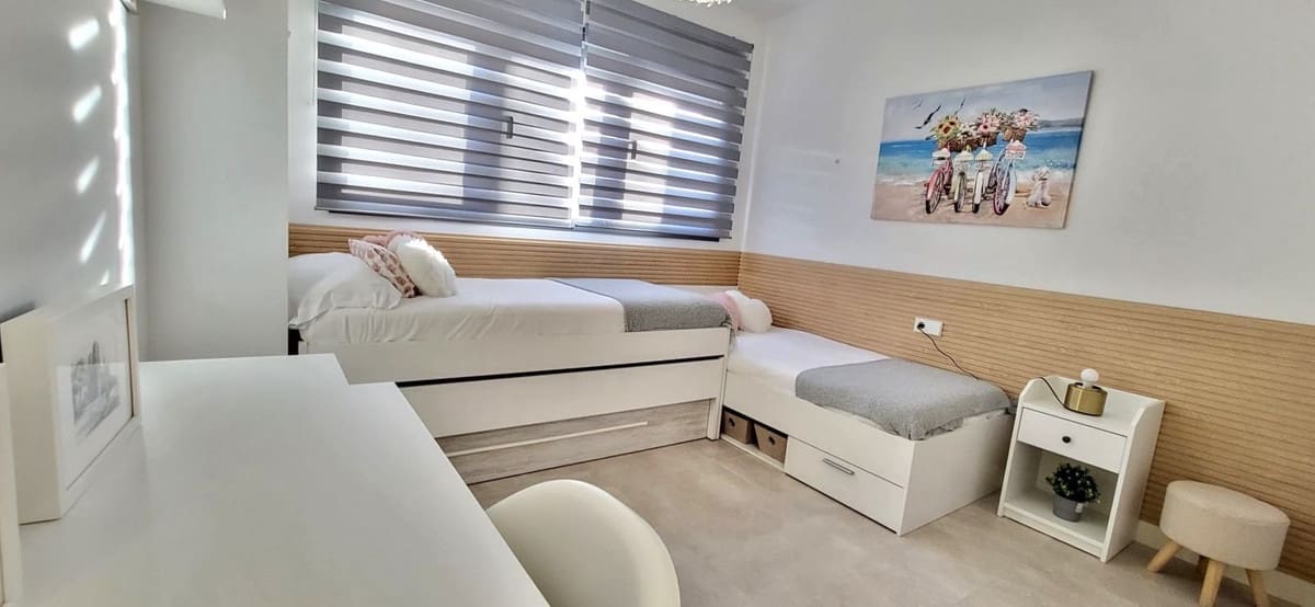 3 sypialnia Dom blizniak na sprzedaż w El Chaparral z basenem garażem - 849 000 € (Ref: 9331625)