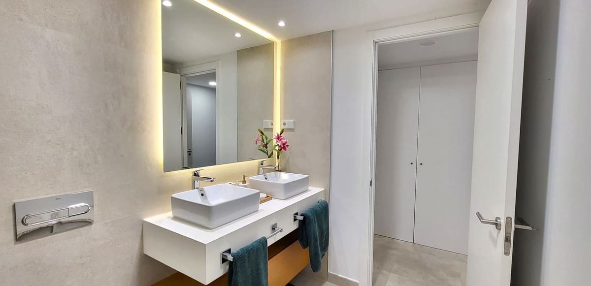 3 sypialnia Dom blizniak na sprzedaż w El Chaparral z basenem garażem - 849 000 € (Ref: 9331625)