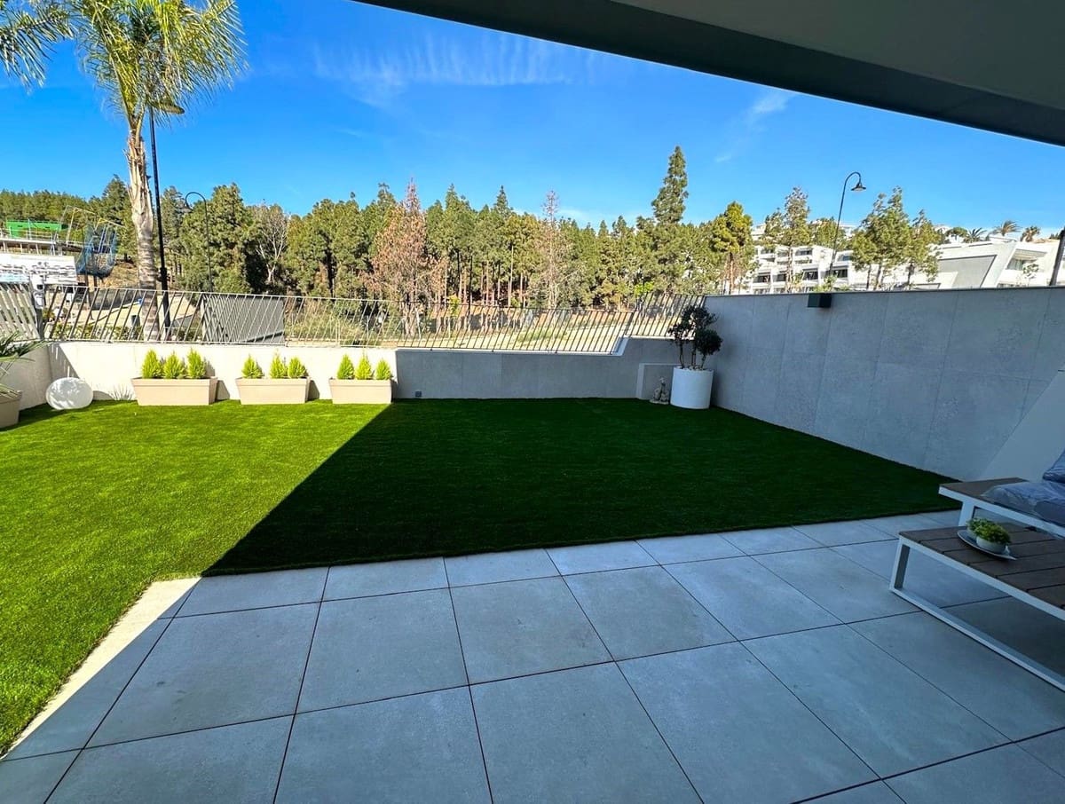 3 sypialnia Dom blizniak na sprzedaż w El Chaparral z basenem garażem - 849 000 € (Ref: 9331625)