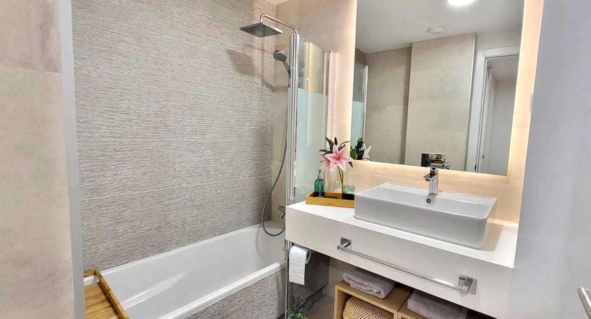 3 sypialnia Dom blizniak na sprzedaż w El Chaparral z basenem garażem - 849 000 € (Ref: 9331625)