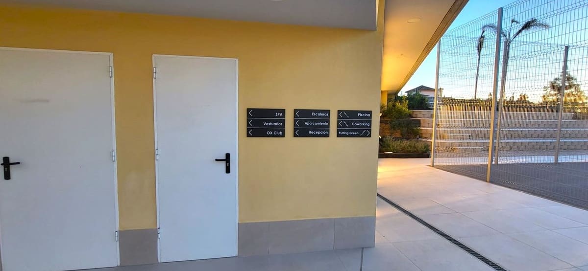 3 sypialnia Dom blizniak na sprzedaż w El Chaparral z basenem garażem - 849 000 € (Ref: 9331625)