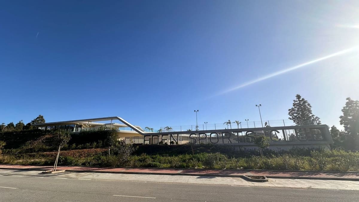 3 sypialnia Dom blizniak na sprzedaż w El Chaparral z basenem garażem - 849 000 € (Ref: 9331625)