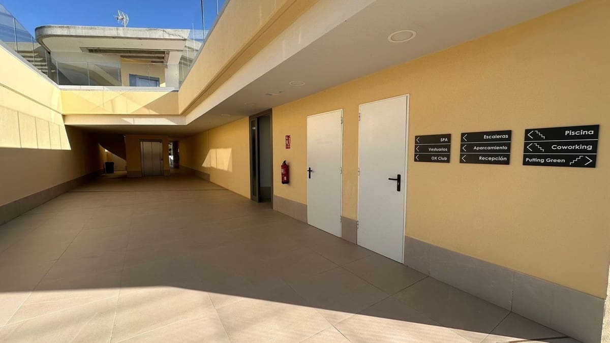 3 sypialnia Dom blizniak na sprzedaż w El Chaparral z basenem garażem - 849 000 € (Ref: 9331625)