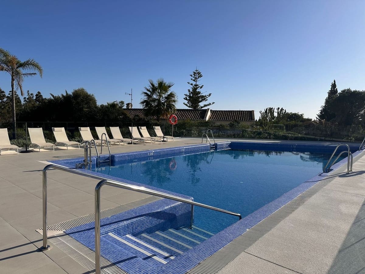 3 sypialnia Dom blizniak na sprzedaż w El Chaparral z basenem garażem - 849 000 € (Ref: 9331625)