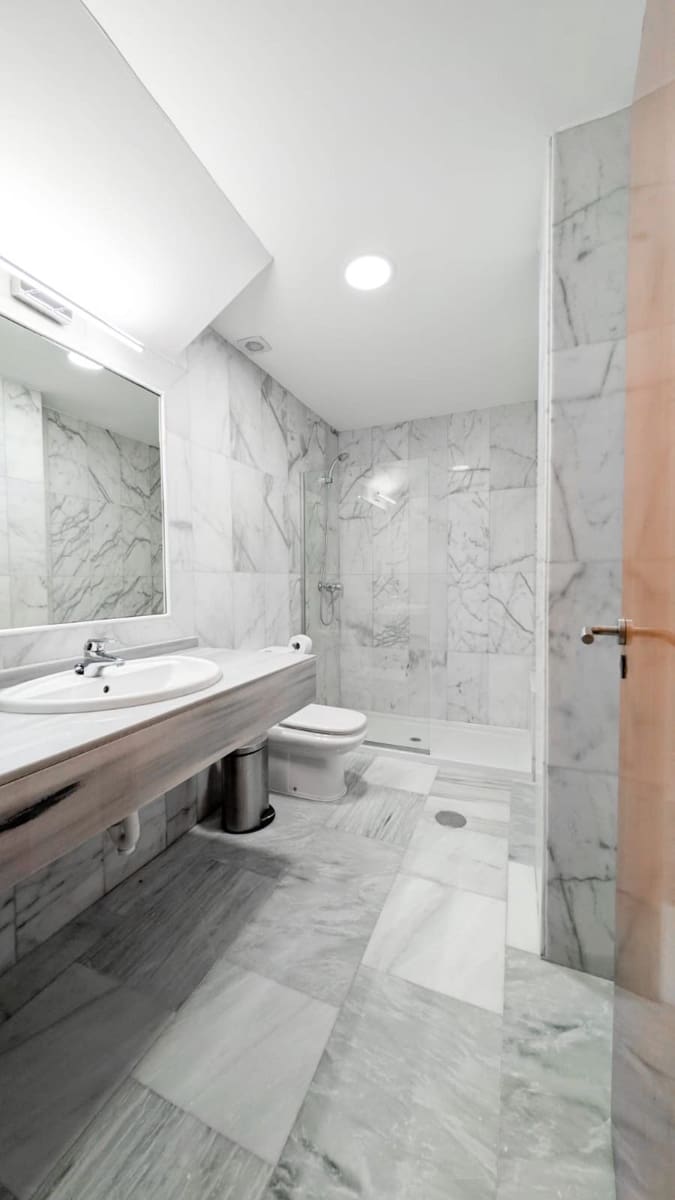 Chalet de 4 habitaciones en Benahavís en venta con piscina garaje - 650.000 € (Ref: 9331644)