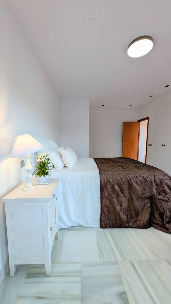 Chalet de 4 habitaciones en Benahavís en venta con piscina garaje - 650.000 € (Ref: 9331644)