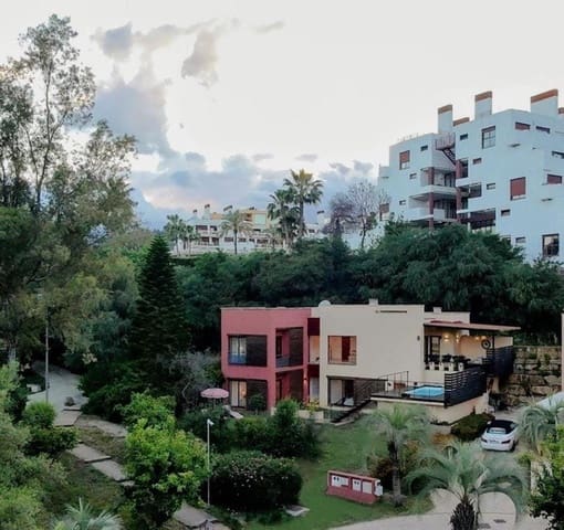 Chalet de 4 habitaciones en Benahavís en venta con piscina garaje - 650.000 € (Ref: 9331644)