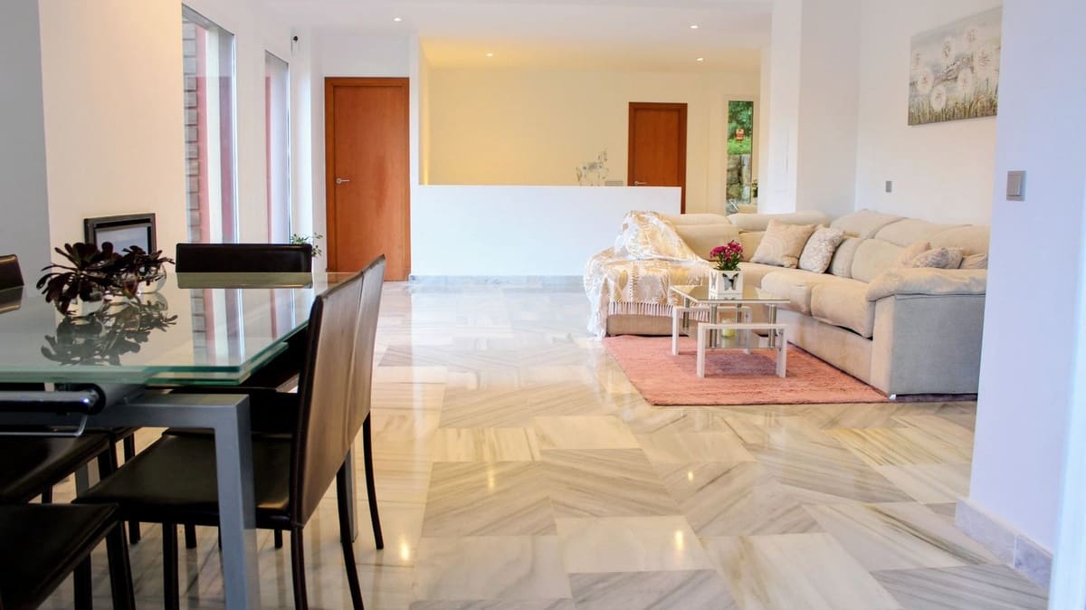 Chalet de 4 habitaciones en Benahavís en venta con piscina garaje - 650.000 € (Ref: 9331644)