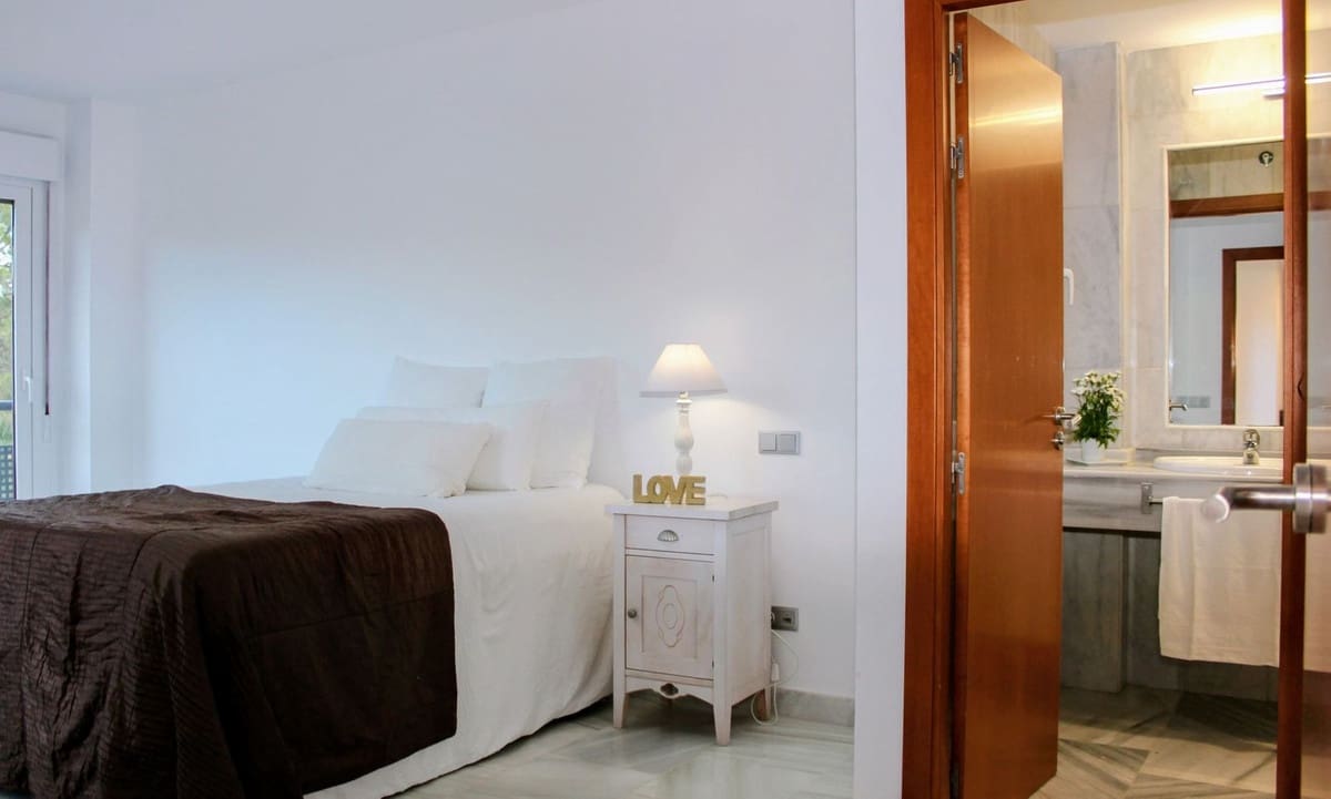 Chalet de 4 habitaciones en Benahavís en venta con piscina garaje - 650.000 € (Ref: 9331644)