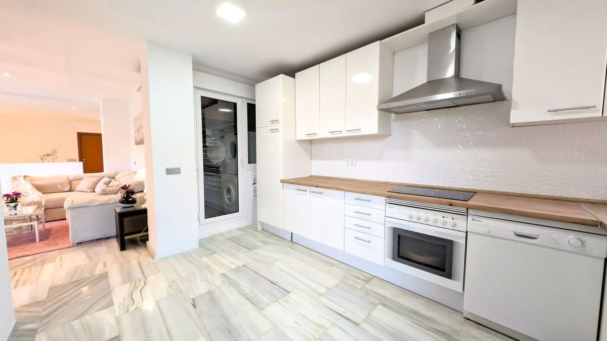 Chalet de 4 habitaciones en Benahavís en venta con piscina garaje - 650.000 € (Ref: 9331644)