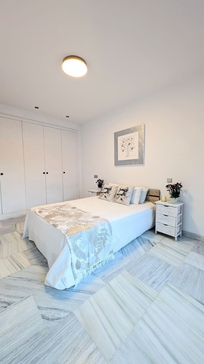 Chalet de 4 habitaciones en Benahavís en venta con piscina garaje - 650.000 € (Ref: 9331644)