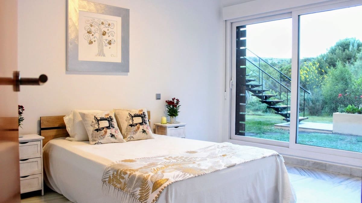 Chalet de 4 habitaciones en Benahavís en venta con piscina garaje - 650.000 € (Ref: 9331644)