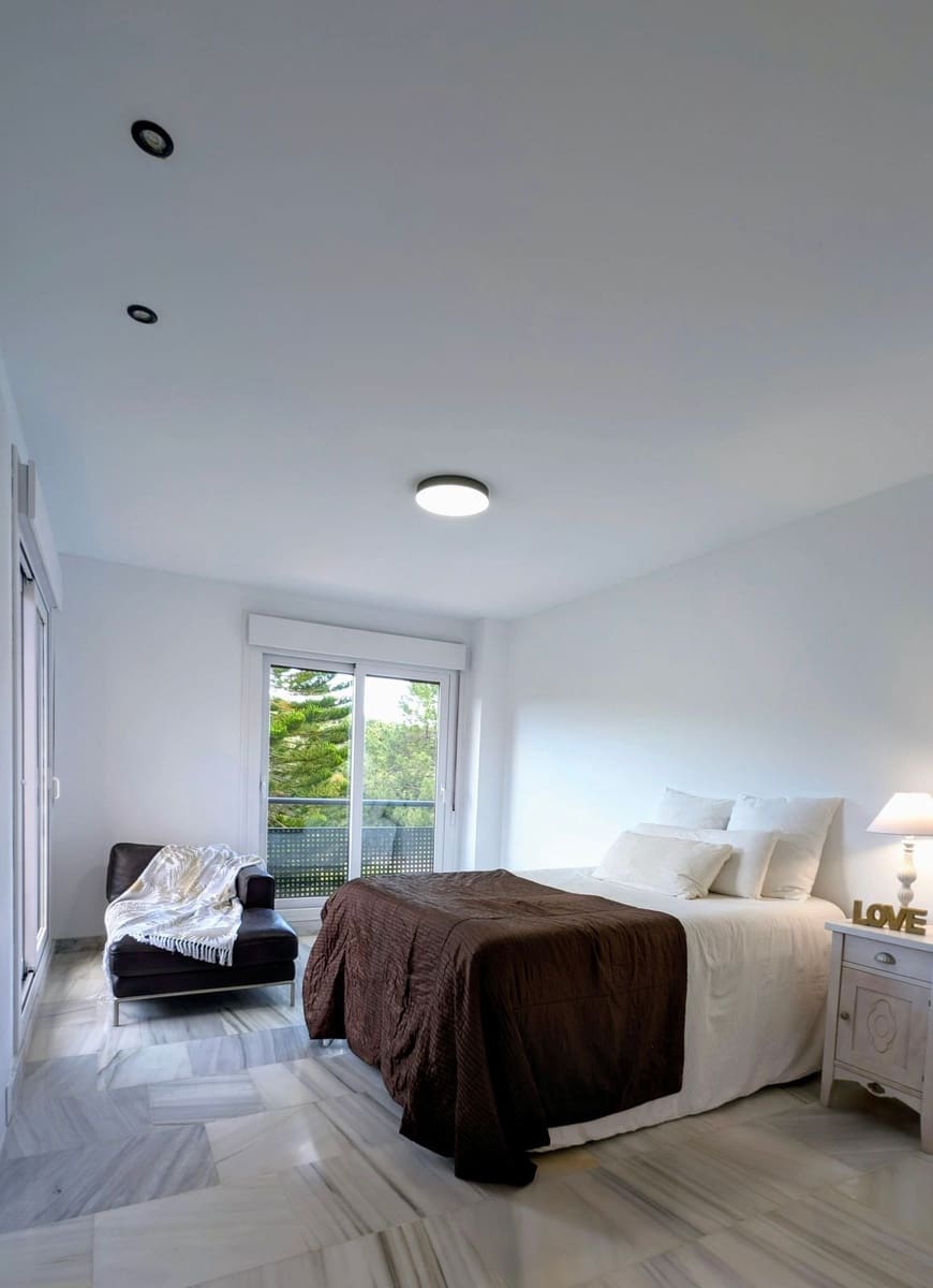 Chalet de 4 habitaciones en Benahavís en venta con piscina garaje - 650.000 € (Ref: 9331644)