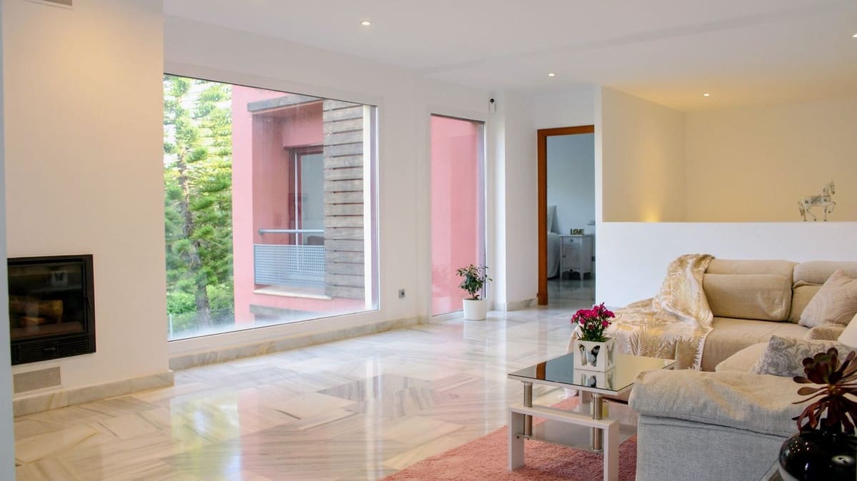 Chalet de 4 habitaciones en Benahavís en venta con piscina garaje - 650.000 € (Ref: 9331644)