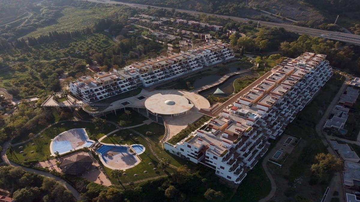 Chalet de 4 habitaciones en Benahavís en venta con piscina garaje - 650.000 € (Ref: 9331644)