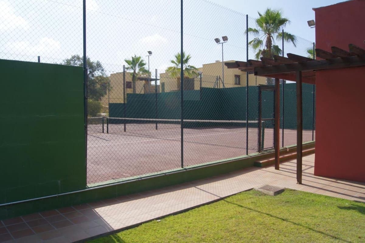 Chalet de 4 habitaciones en Benahavís en venta con piscina garaje - 650.000 € (Ref: 9331644)