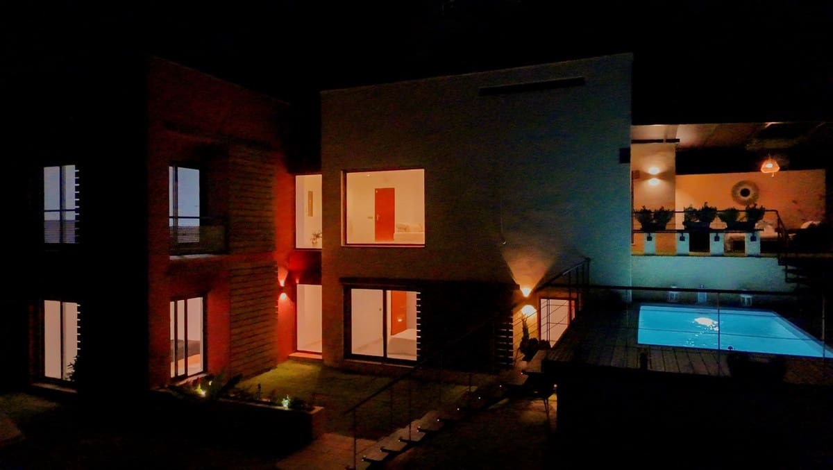 Chalet de 4 habitaciones en Benahavís en venta con piscina garaje - 650.000 € (Ref: 9331644)