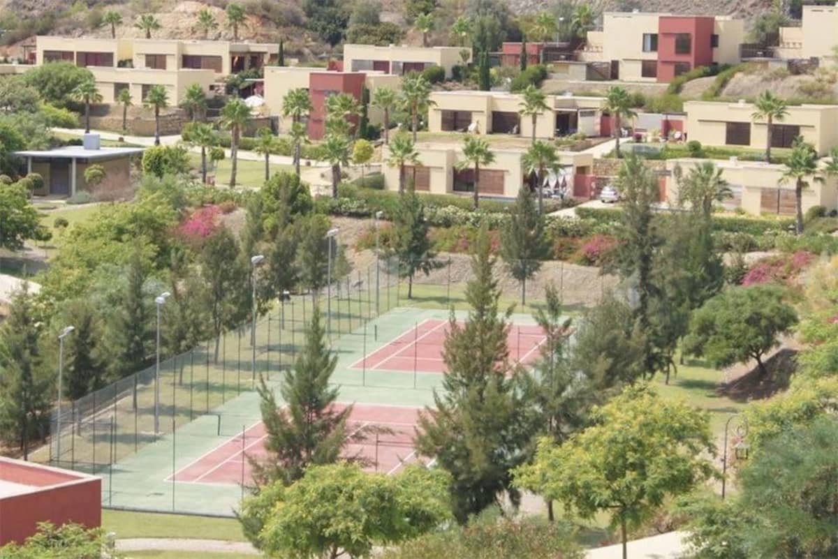 Chalet de 4 habitaciones en Benahavís en venta con piscina garaje - 650.000 € (Ref: 9331644)