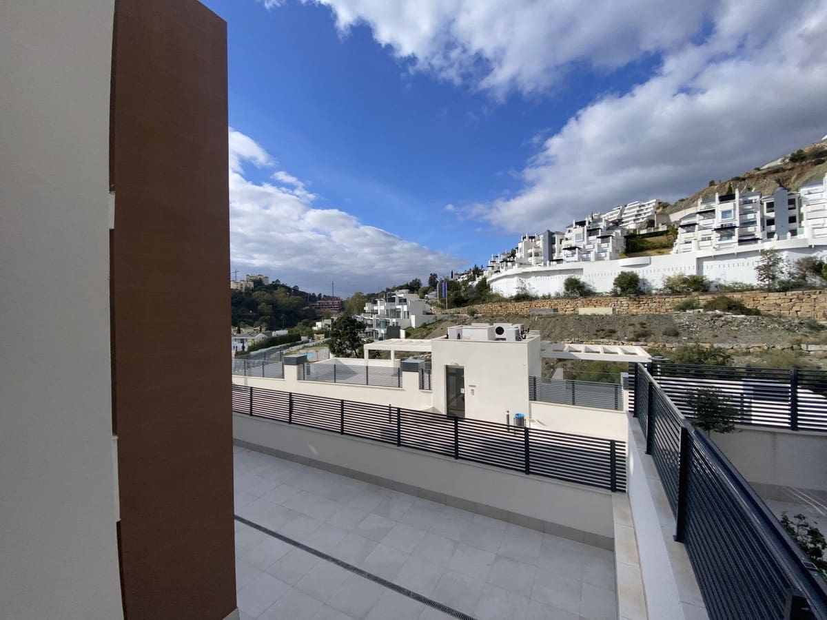 4 bedroom Apartment for sale in Benahavis with pool garage - € 795,000 (Ref: 9331682)