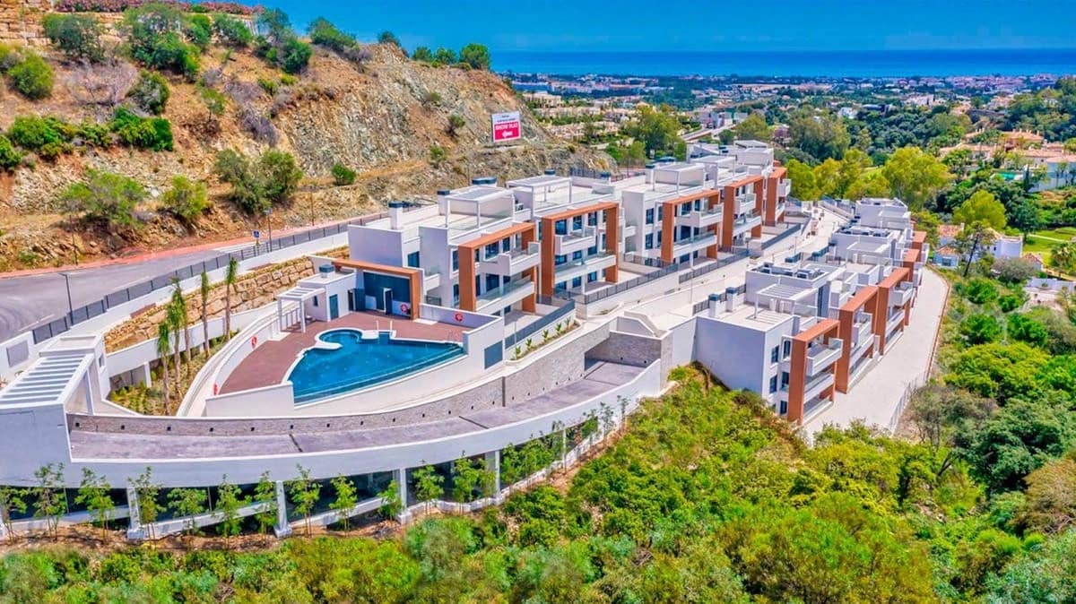 4 bedroom Apartment for sale in Benahavis with pool garage - € 795,000 (Ref: 9331682)