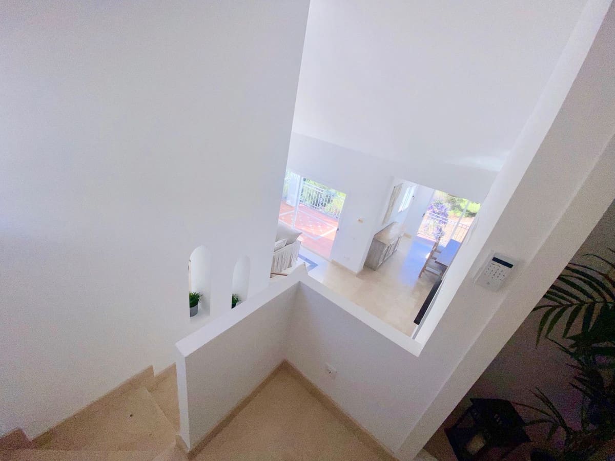 3 sovrum Hus till salu i Istan med pool garage - 449 000 € (Ref: 9331700)