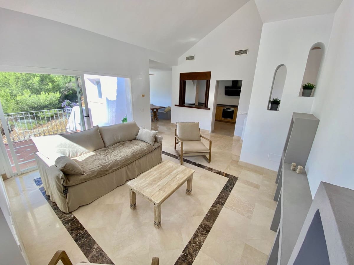 3 sovrum Hus till salu i Istan med pool garage - 449 000 € (Ref: 9331700)