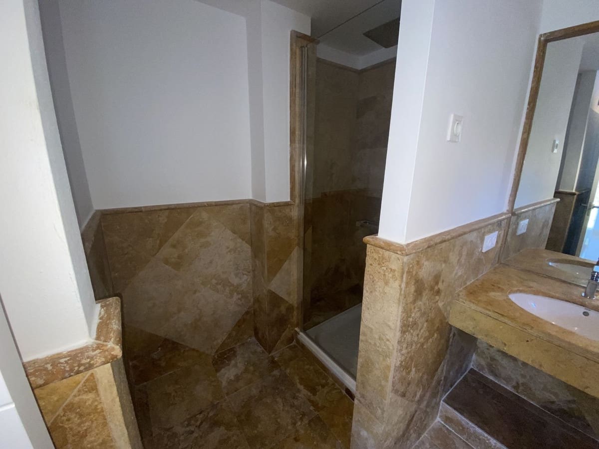 3 sovrum Hus till salu i Istan med pool garage - 449 000 € (Ref: 9331700)