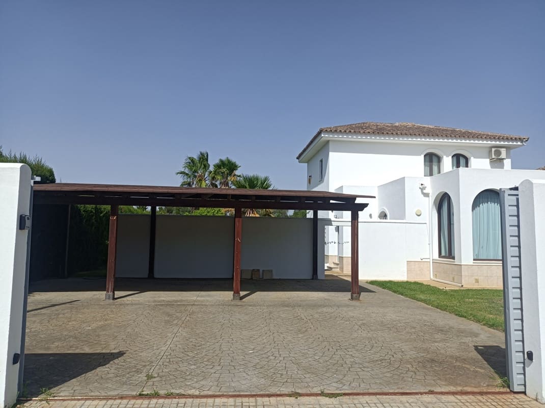 6 bedroom Villa for sale in Chiclana de la Frontera with pool garage - € 1,250,000 (Ref: 10120753)