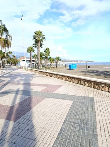 Apartamento de 3 habitaciones en Torre del Mar, Vélez-Málaga en alquiler vacacional - 250 € (Ref: 10182368)