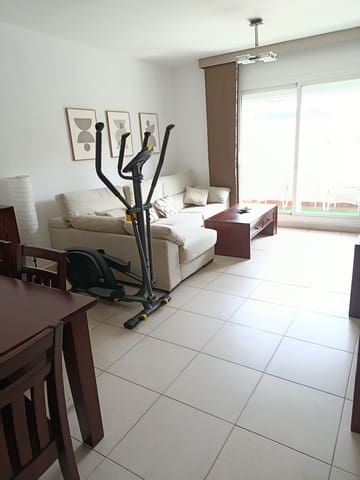 3 bedroom Apartment for rent in Torre del Mar, Vélez-Málaga with pool garage - € 850 (Ref: 10182440)