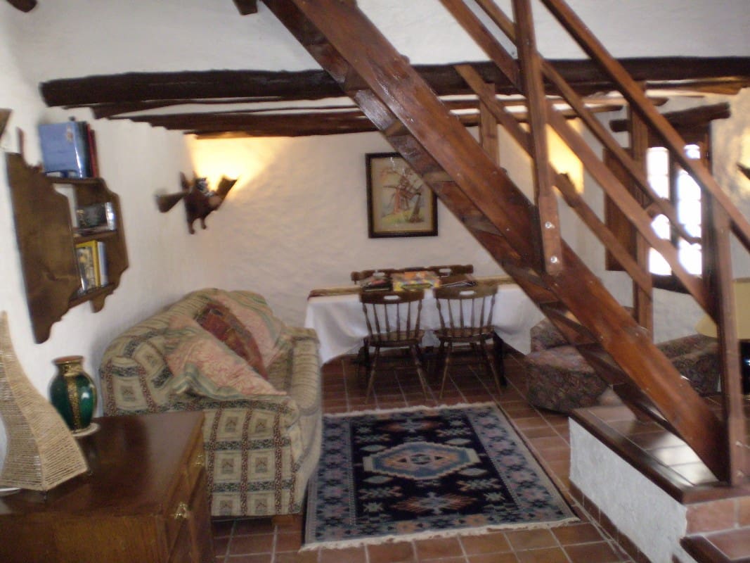 3 soverom Finca/Herregård til leie i Huescar med garasje - € 500 (Ref: 2728301)