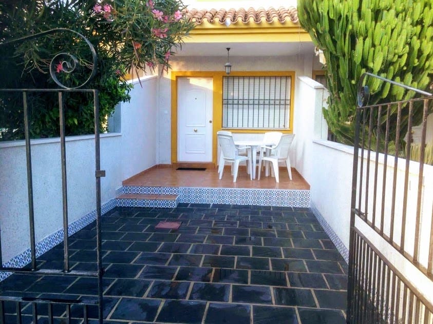 2 sypialnia Willa do wynajęcia w Torre de la Horadada z basenem garażem - 800 € (Ref: 2728440)