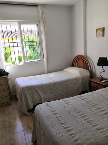 Chalet de 2 habitaciones en Torre de la Horadada, Pilar de la Horadada en alquiler con piscina garaje - 900 € (Ref: 2728440)