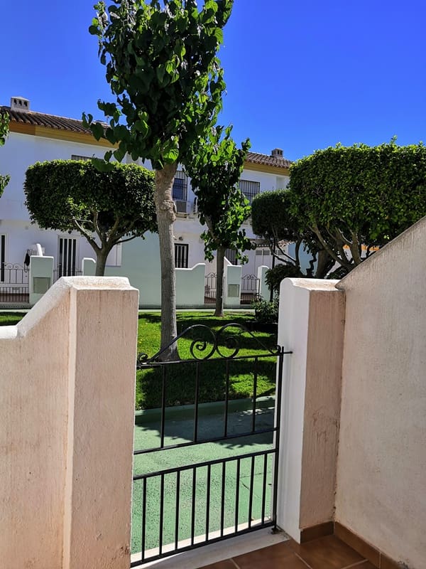 2 makuuhuone Huvila lomavuokrausta paikassa Torre de la Horadada mukana uima-altaan 
autotalli - 500 € (Ref: 2728562)