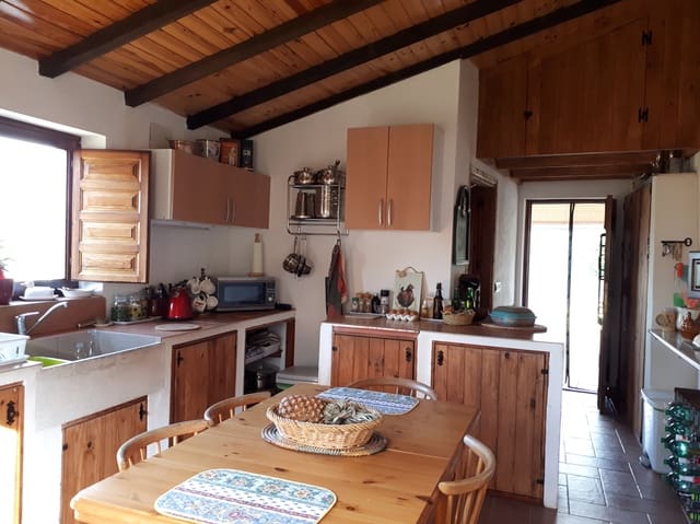 4 sovrum Finca/Hus på landet till salu i Huelma med garage - 250 000 € (Ref: 3176949)