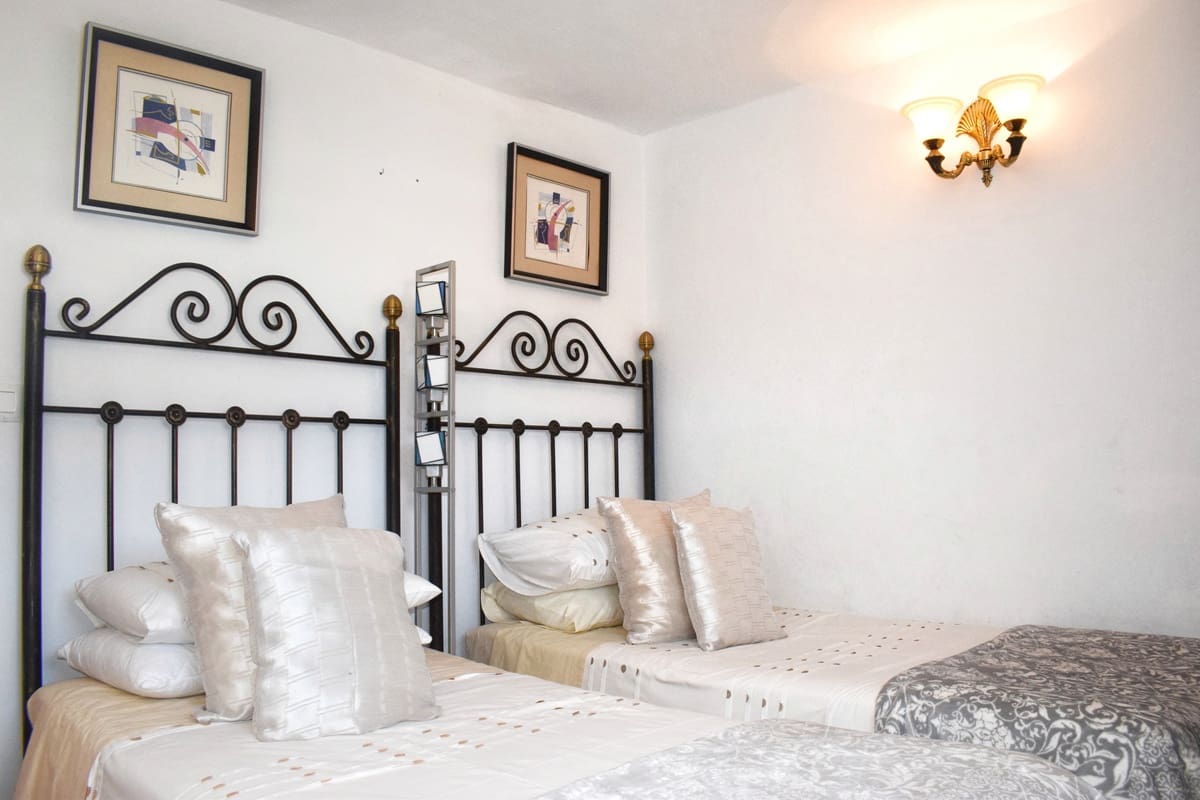 Appartement de 2 chambres à louer à Pruna avec piscine garage - 795 € (Ref: 4149324)