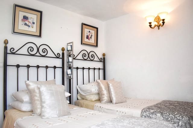 2 soverom Leilighet til leie i Pruna med svømmebasseng garasje - € 795 (Ref: 4149324)