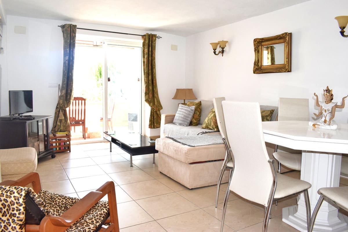 Appartement de 2 chambres à louer à Pruna avec piscine garage - 795 € (Ref: 4149324)