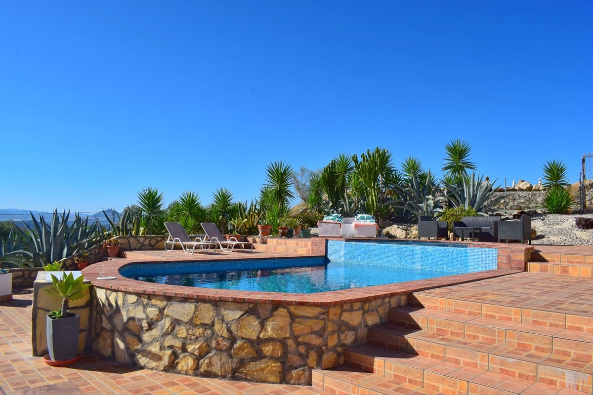 Appartement de 2 chambres à louer à Pruna avec piscine garage - 795 € (Ref: 4149324)