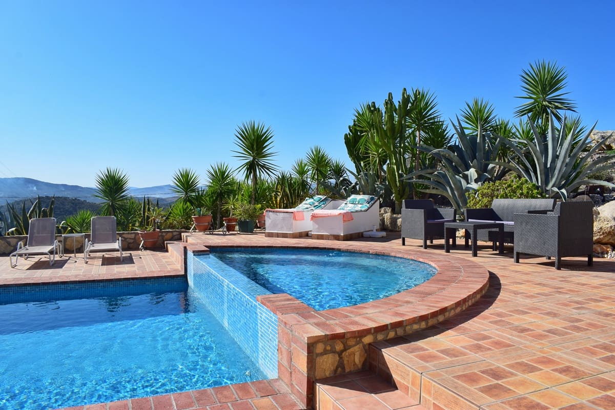 Appartement de 2 chambres à louer à Pruna avec piscine garage - 795 € (Ref: 4149324)