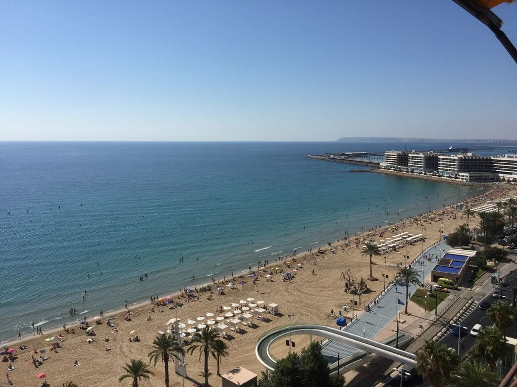 3 bedroom Apartment for rent in Alicante / Alacant city - € 2,400 (Ref: 4824682)