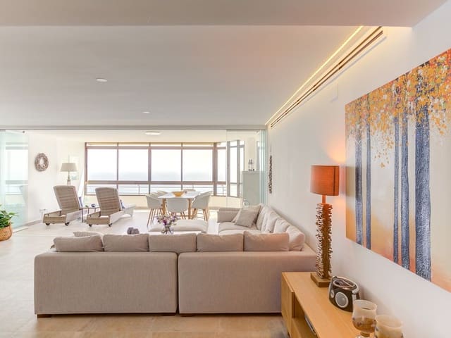 3 bedroom Apartment for rent in Alicante / Alacant city - € 2,400 (Ref: 4824682)