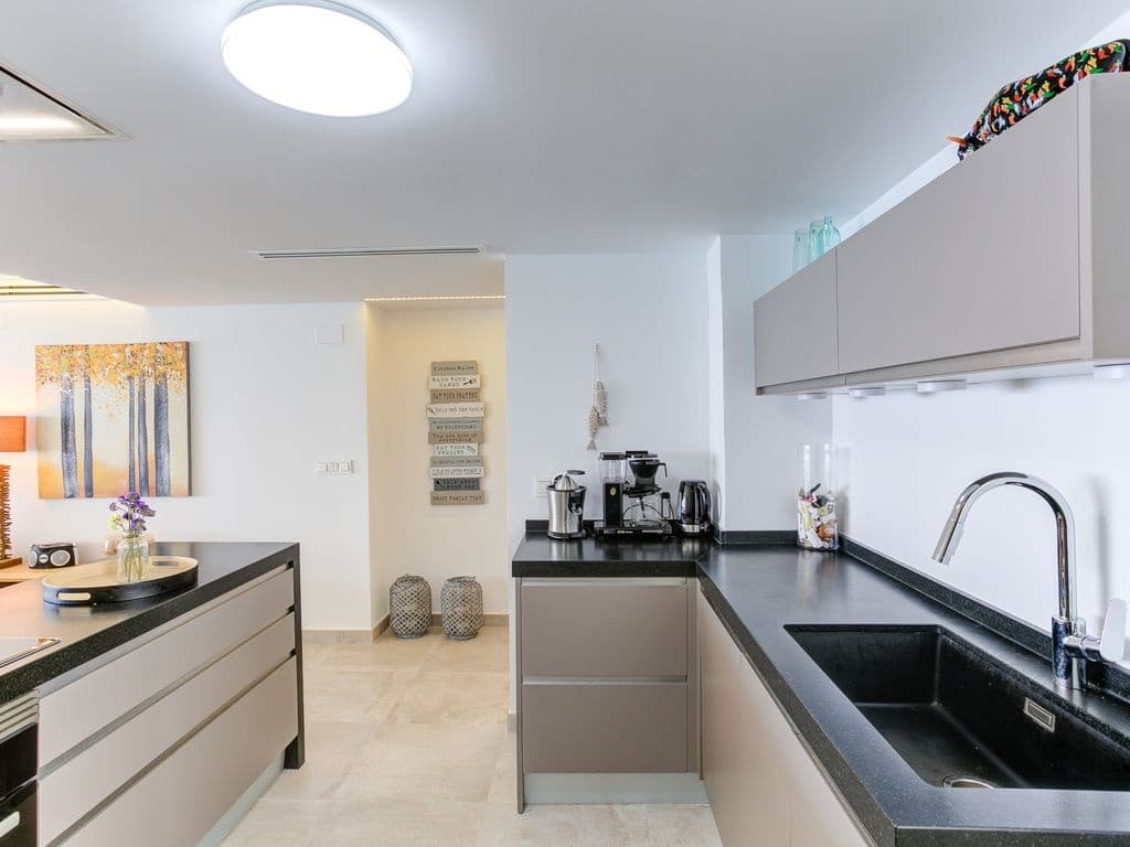 3 bedroom Apartment for rent in Alicante / Alacant city - € 2,400 (Ref: 4824682)