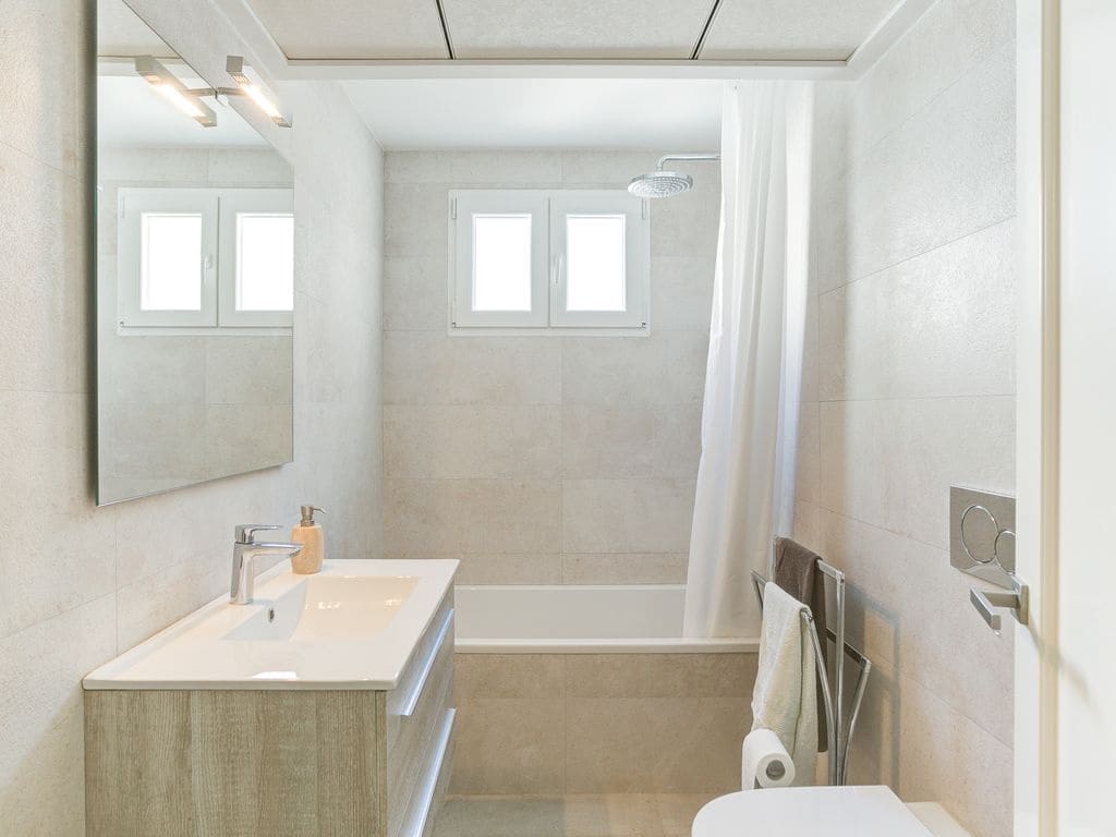 3 bedroom Apartment for rent in Alicante / Alacant city - € 2,400 (Ref: 4824682)